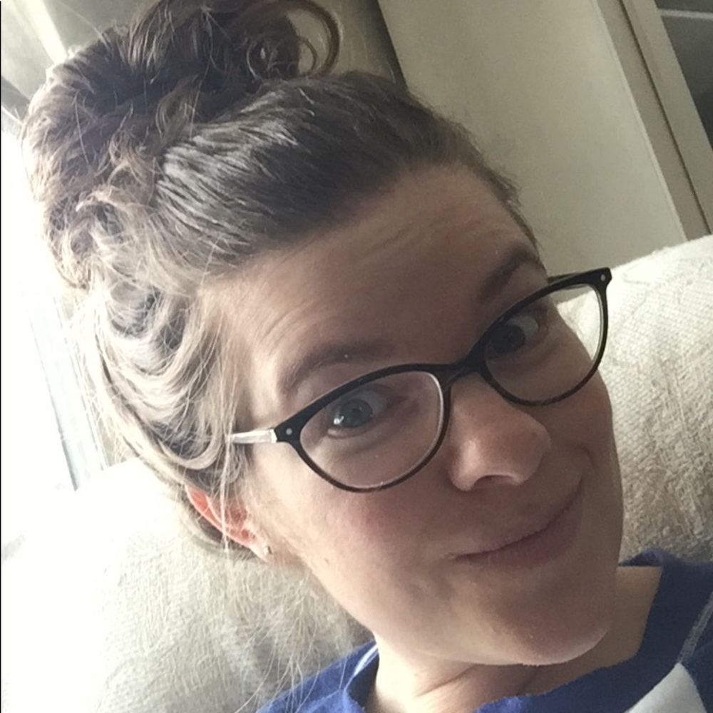 Meet your Posher, Claire
